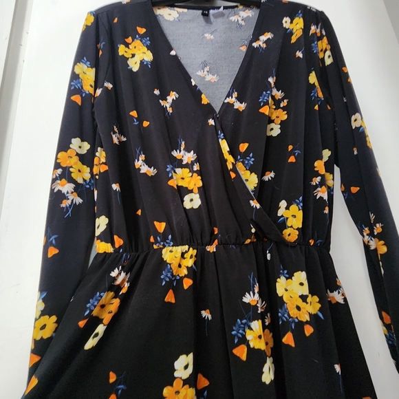 Divided Grey Knit Top with Black Brand Tag - Picture 4 of 4